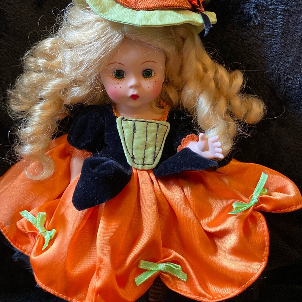 Madame Alexander Witchy Wendy Halloween Doll in Orange and Black Outfit - Picture 2 of 8